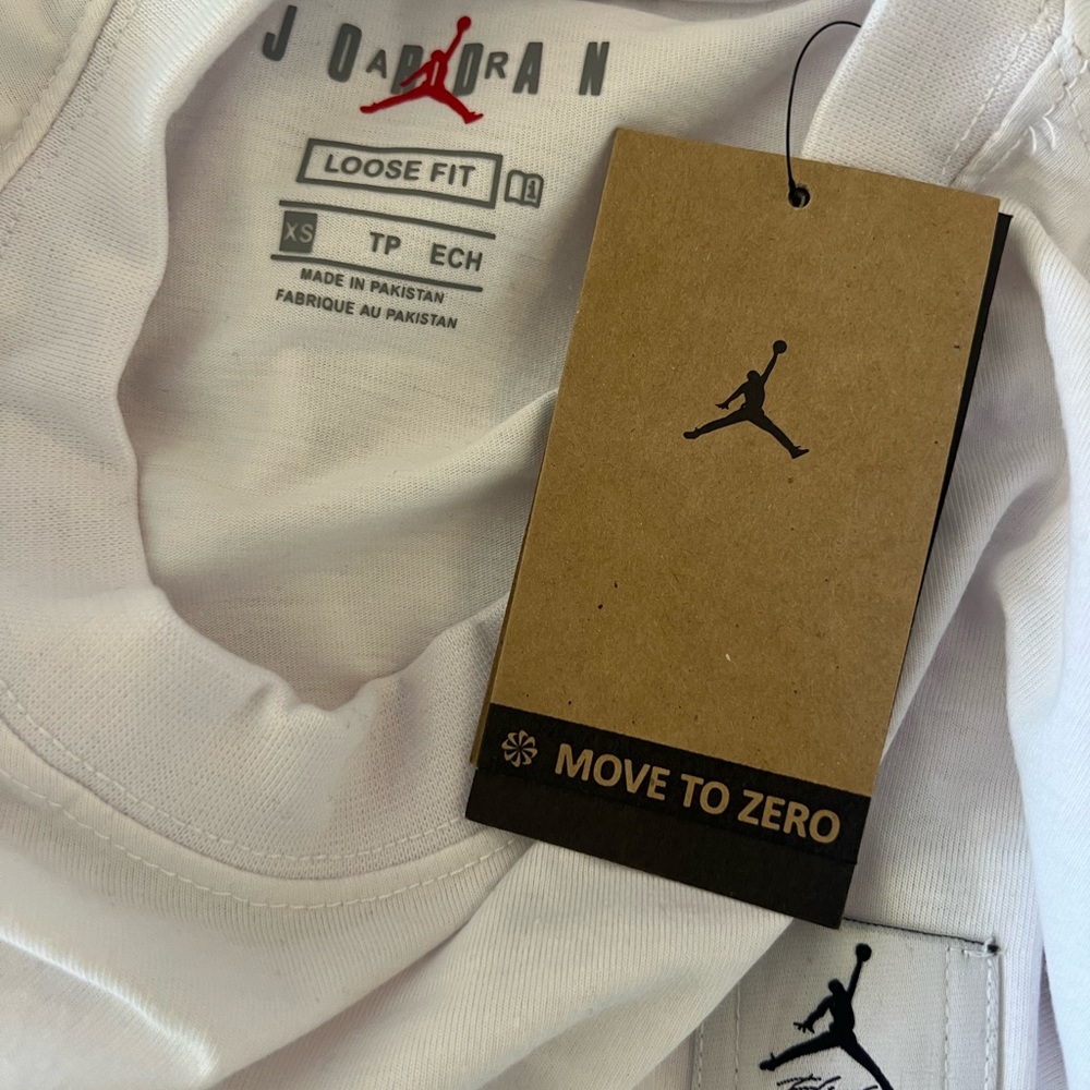 Jordan Nike Essentials Boxy Logo T-Shirt - White - Picture 10 of 14